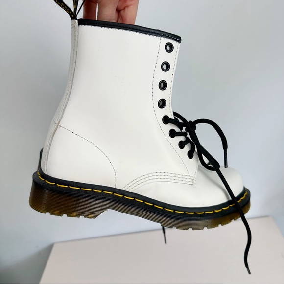 NWOT Doc Martens White Lace up 1460 Paschal leather 8-eye boot - Picture 7 of 9